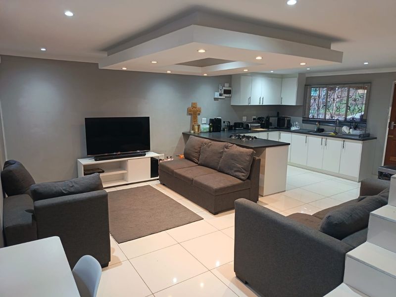 House Rental Monthly In Phoenix - Photo 1