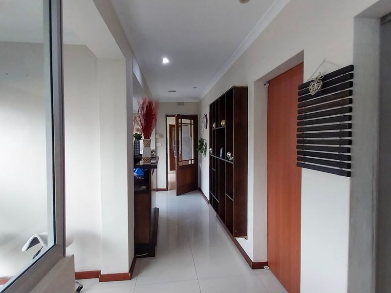 Commercial For Sale In Margate - Photo 4