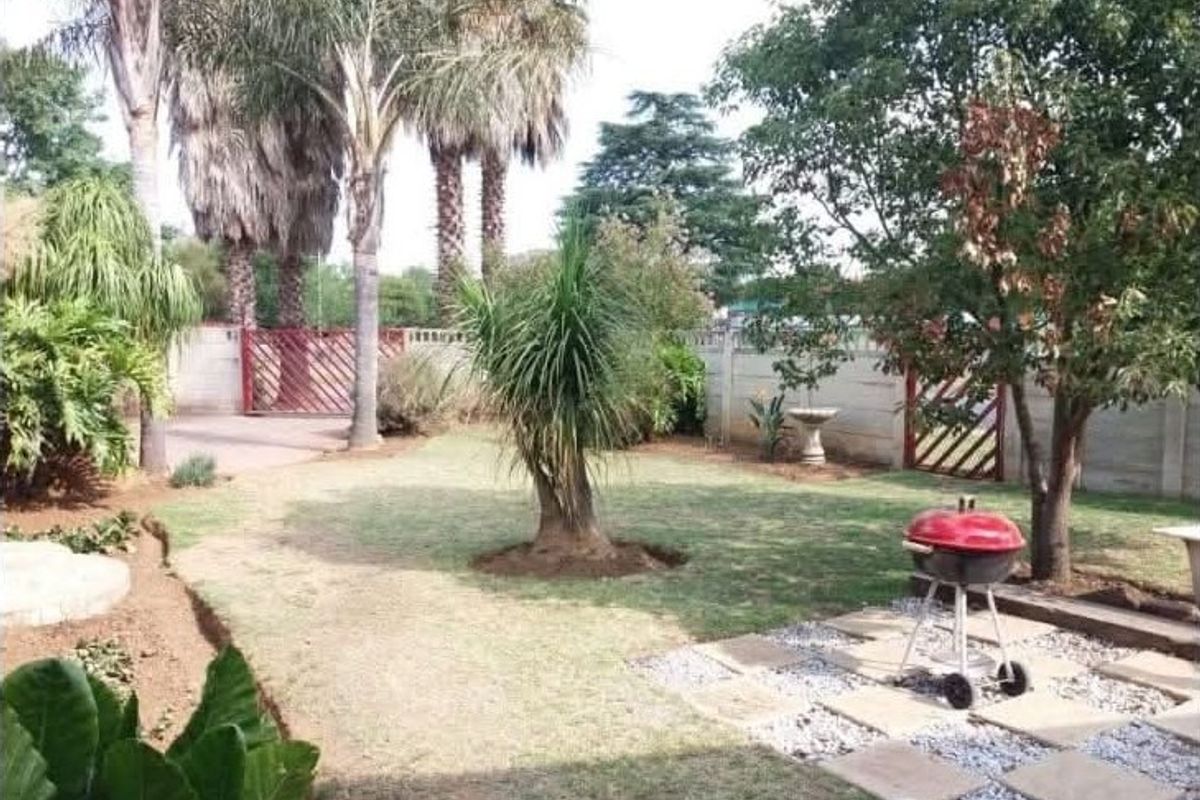 House Rental Monthly In Nigel - Photo 2