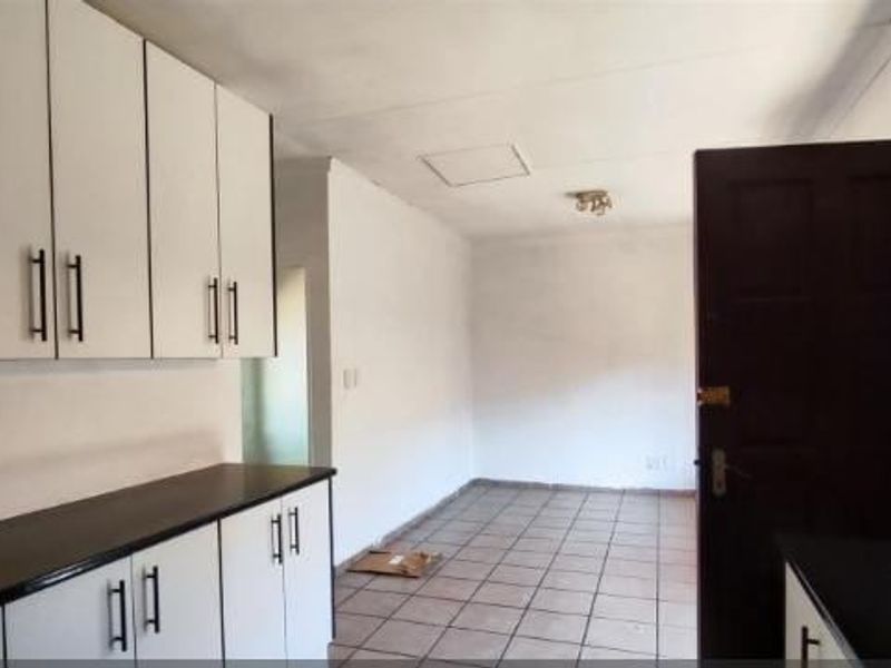 Apartment For Sale In Kempton Park - Photo 2