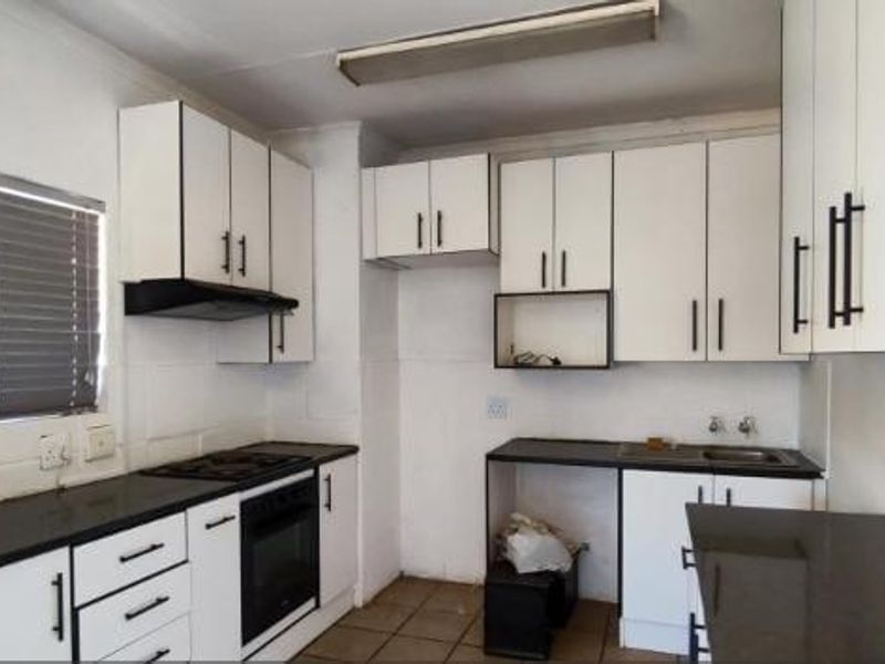 Apartment For Sale In Kempton Park - Photo 10