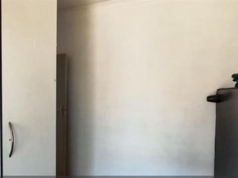 Apartment For Sale In Kempton Park - Photo 8