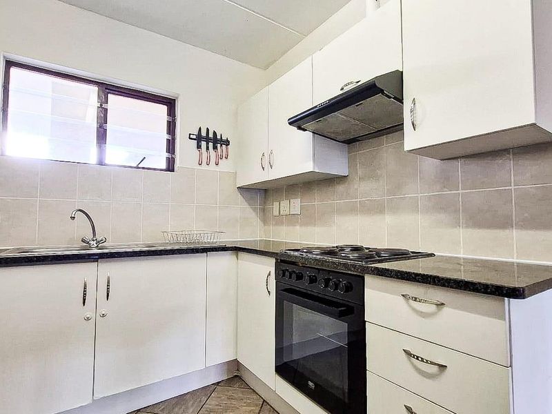 Apartment For Sale In Sandton - Photo 7