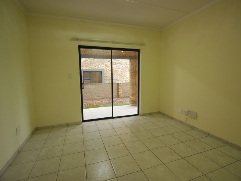 Apartment For Sale In Benoni - Photo 4