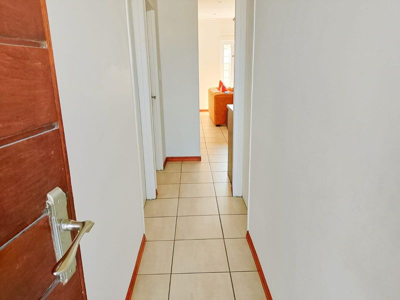 Apartment For Sale In Blackheath - Photo 2