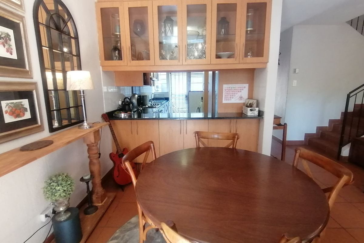 Townhouse Rental Monthly In Sandton - Photo 2