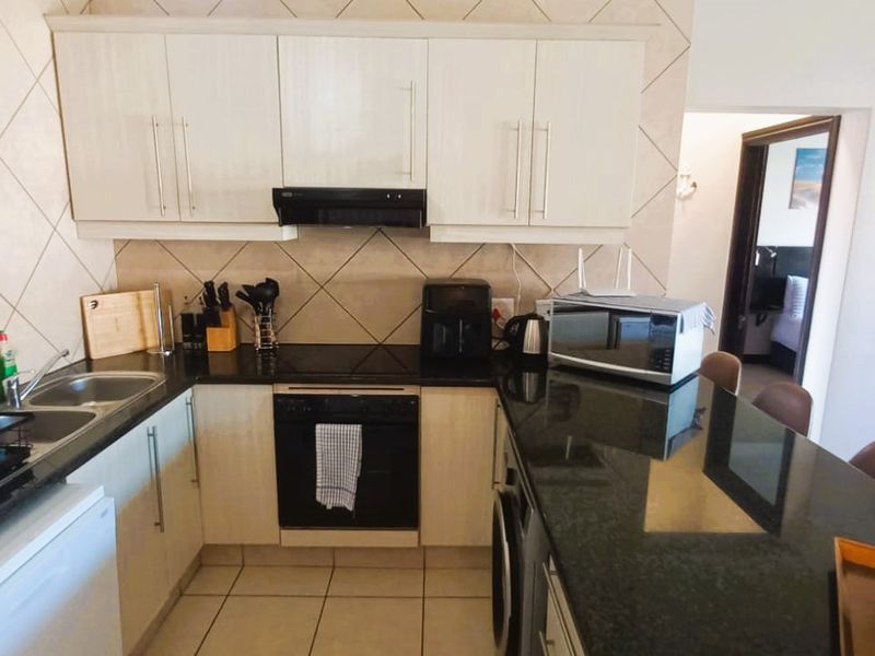 Apartment For Sale In Margate - Photo 5