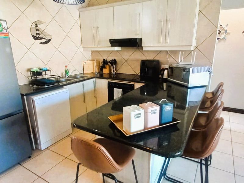 Apartment For Sale In Margate - Photo 4