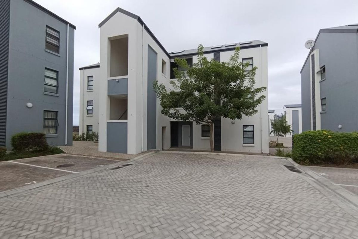 Apartment For Sale In Eersterivier - Photo 2