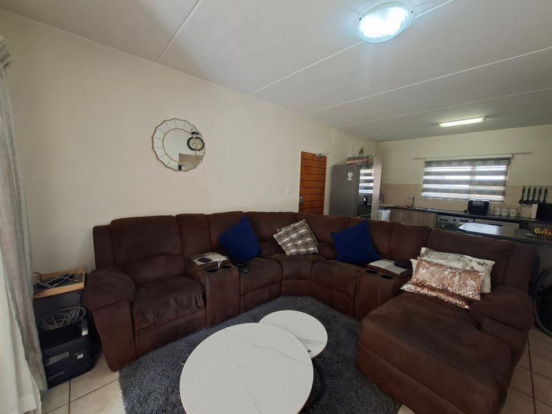 Apartment For Sale In Randburg - Photo 10