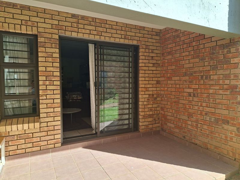 Apartment For Sale In Randburg - Photo 2