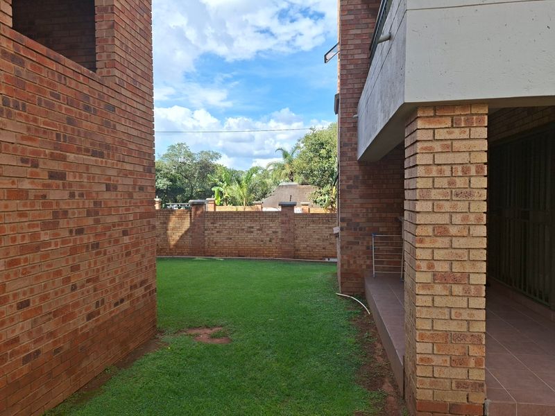 Apartment For Sale In Randburg - Photo 4