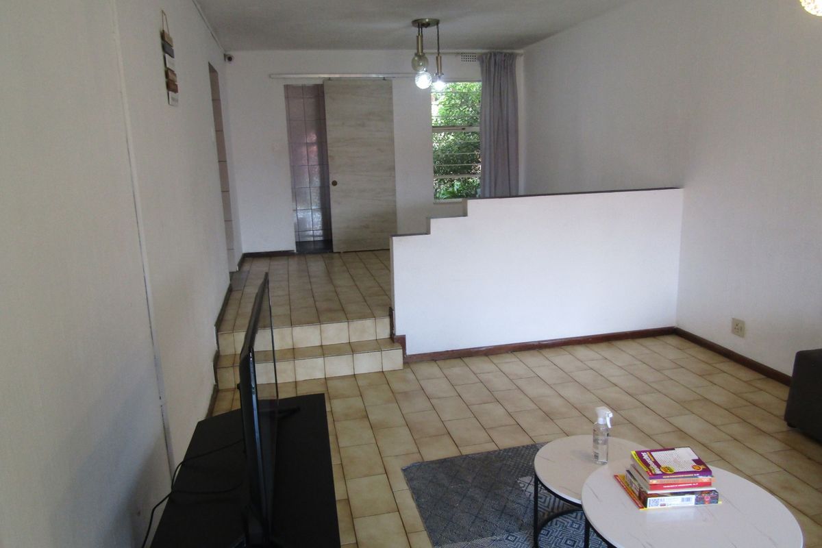 Townhouse For Sale In Johannesburg - Photo 3