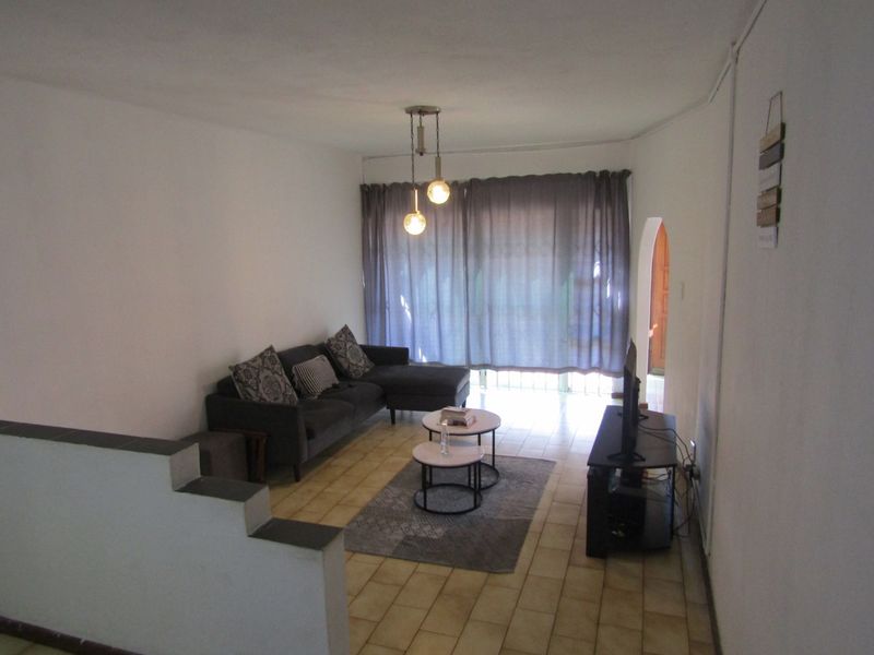 Townhouse For Sale In Johannesburg - Photo 8