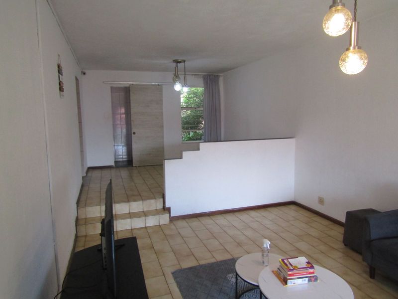 Townhouse For Sale In Johannesburg - Photo 2