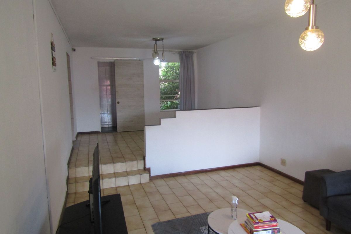 Townhouse For Sale In Johannesburg - Photo 2