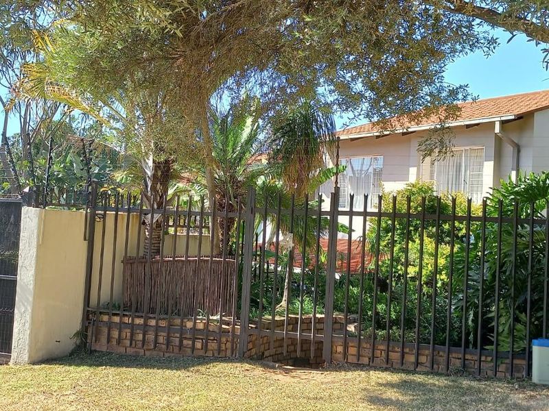 Townhouse For Sale In Pretoria - Photo 4