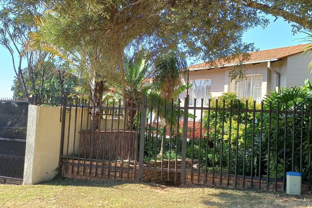 Townhouse For Sale In Pretoria - Photo 4