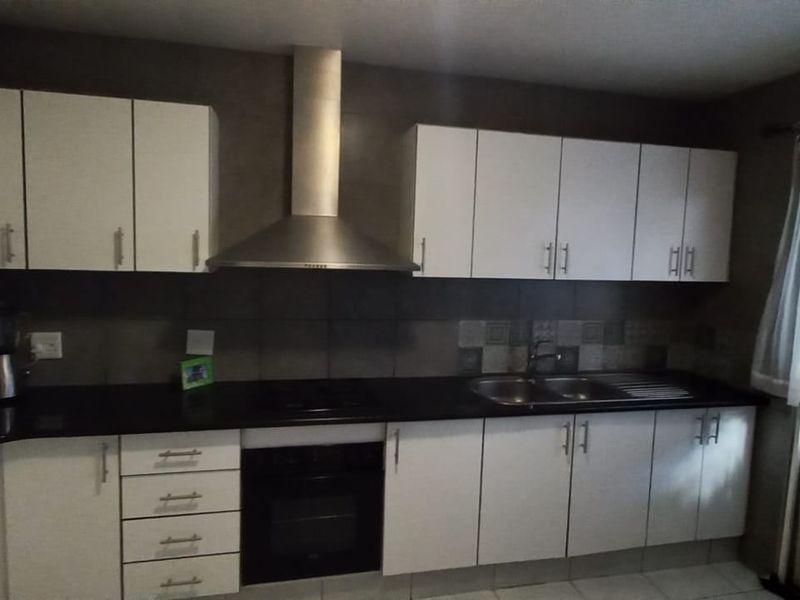 Townhouse For Sale In Pretoria - Photo 8