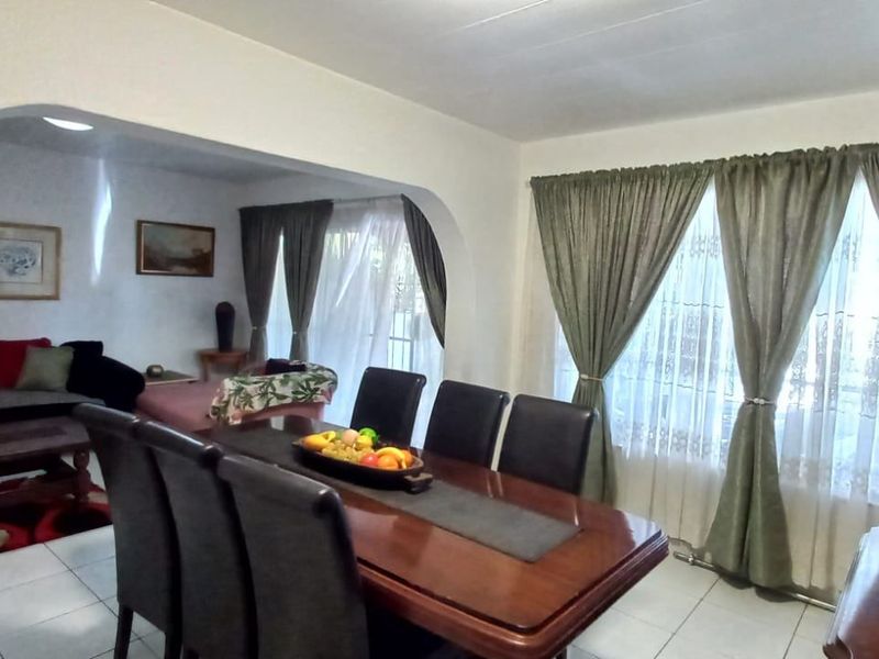 Townhouse For Sale In Pretoria - Photo 3