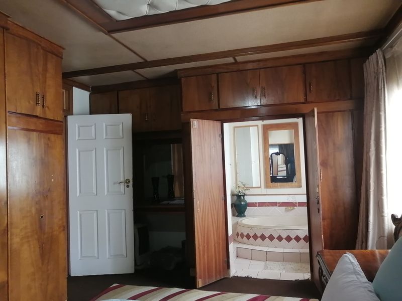 House For Sale In Soweto - Photo 8