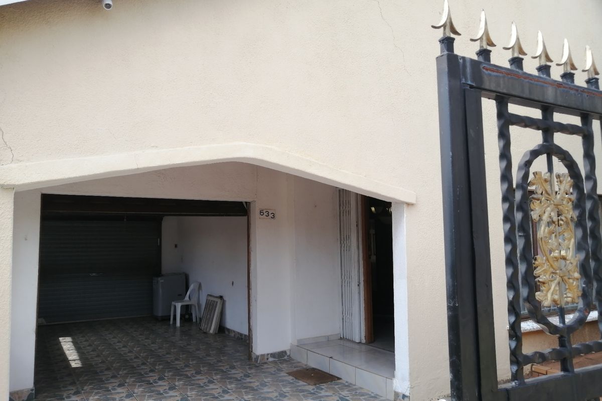 House For Sale In Soweto - Photo 2
