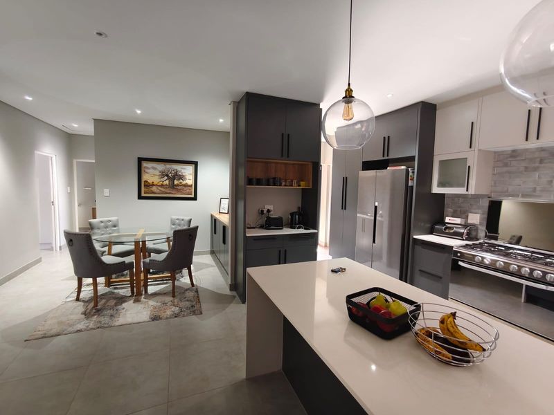 Townhouse For Sale In Bloemfontein - Photo 2