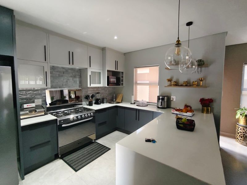 Townhouse For Sale In Bloemfontein - Photo 7