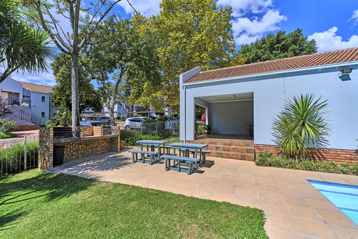 Apartment For Sale In Sandton - Photo 3