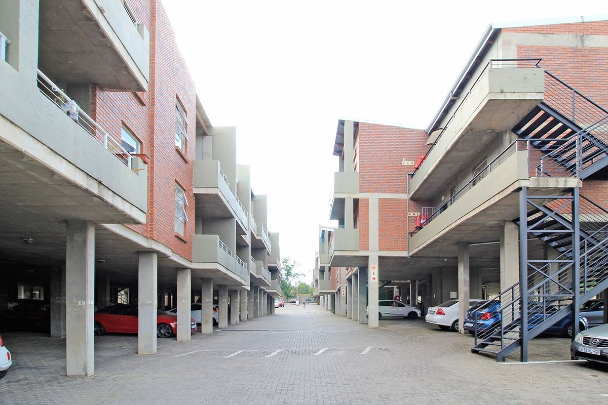 Apartment For Sale In Sandton - Photo 4