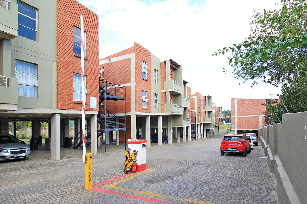 Apartment For Sale In Sandton - Photo 2