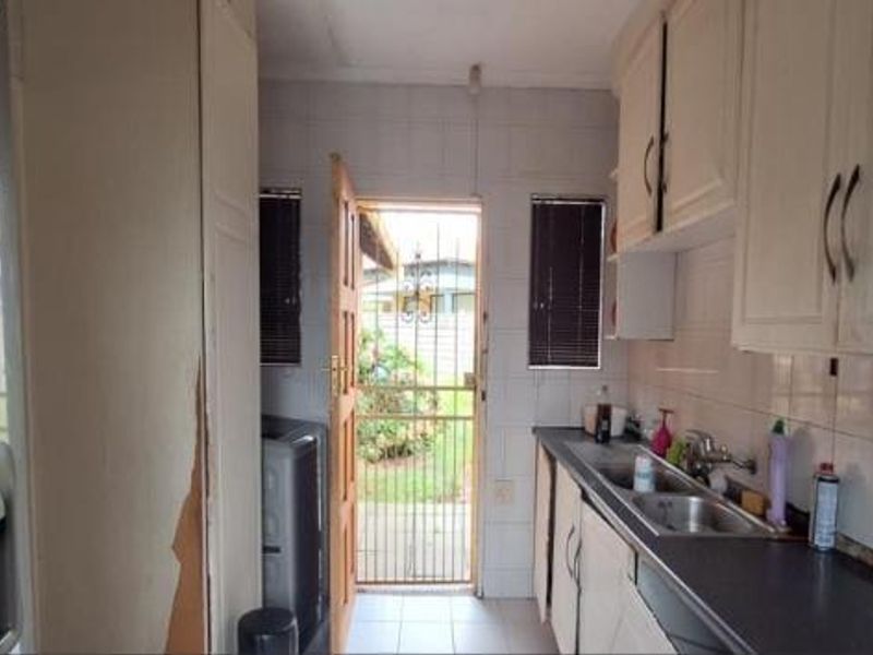 House For Sale In Benoni - Photo 9
