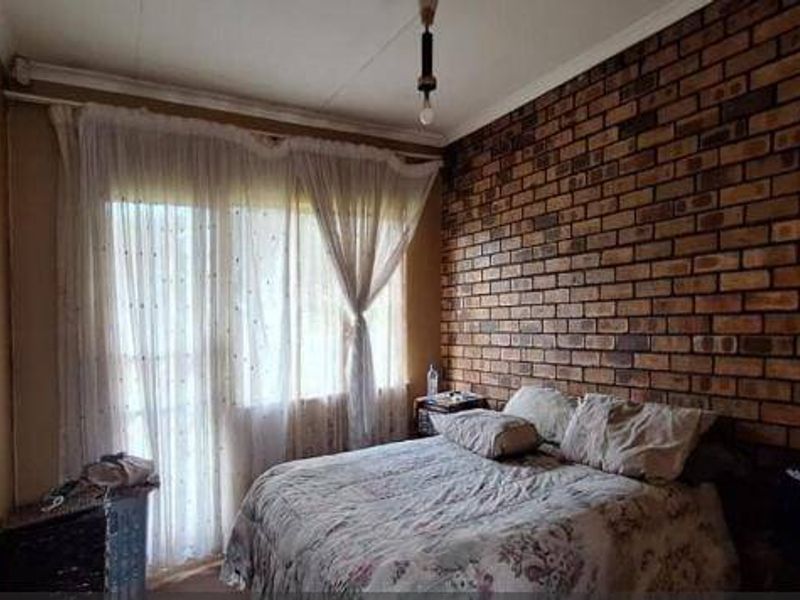 House For Sale In Benoni - Photo 7