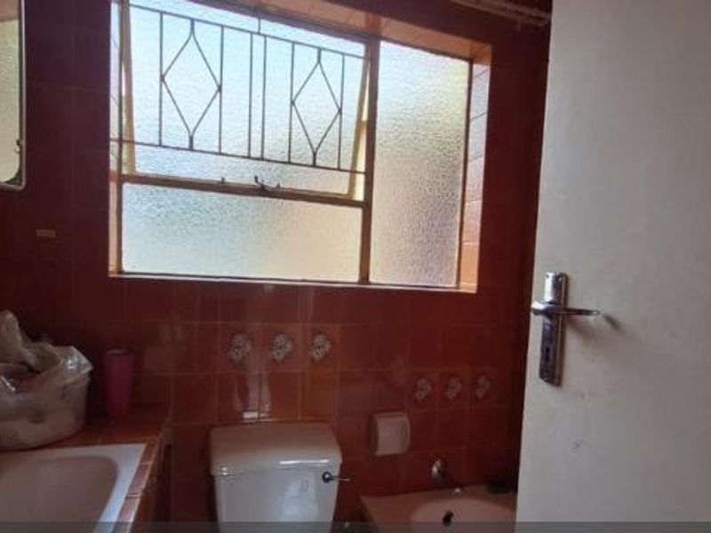 House For Sale In Benoni - Photo 10