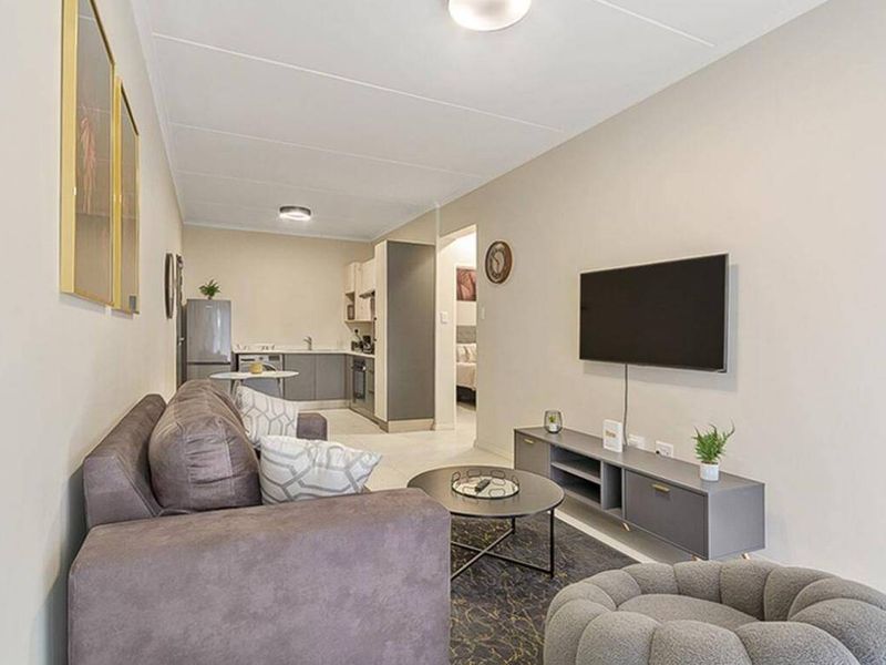 Apartment Rental Monthly In Midrand - Photo 8