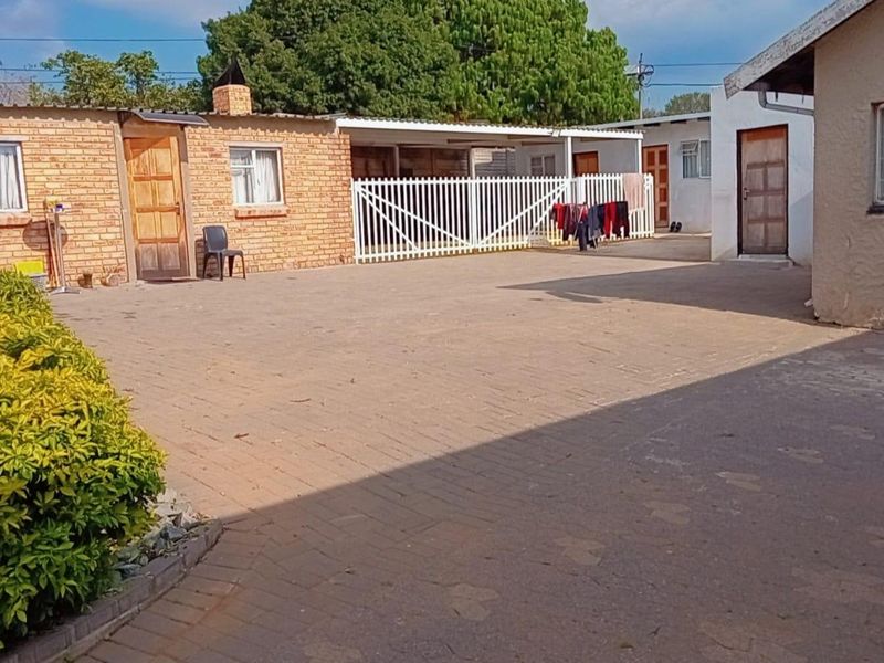 Apartment Rental Monthly In Krugersdorp - Photo 1