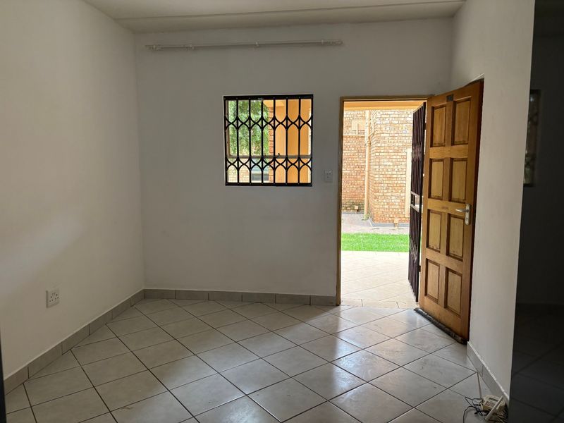Apartment For Sale In Boksburg - Photo 8