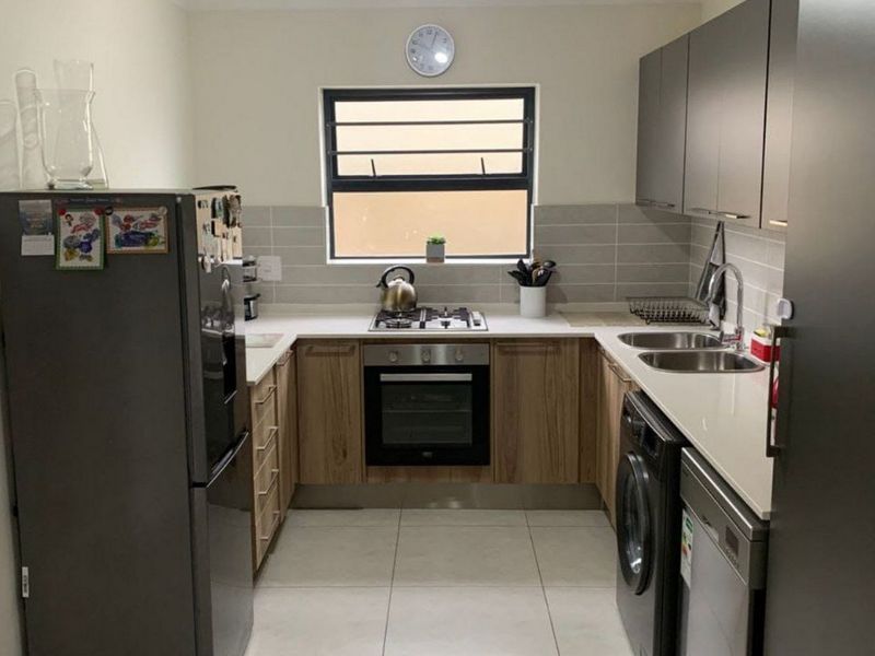 Apartment For Sale In Edenvale - Photo 3