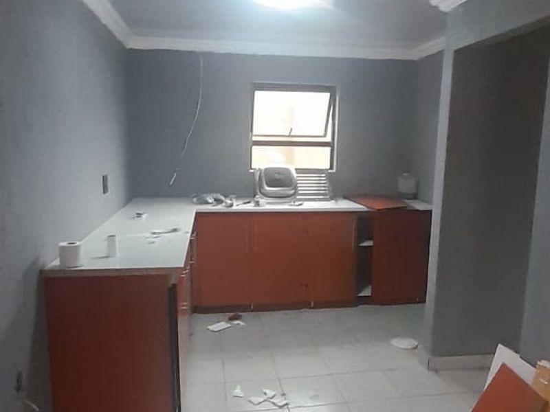 House Rental Monthly In Soweto - Photo 1