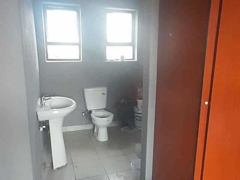 House Rental Monthly In Soweto - Photo 6