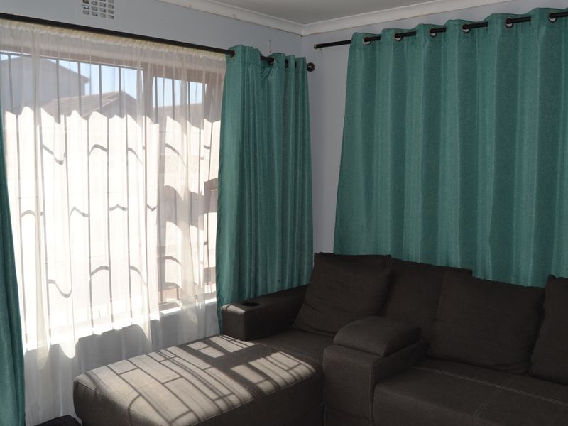 House Sold In Kuils River - Photo 8