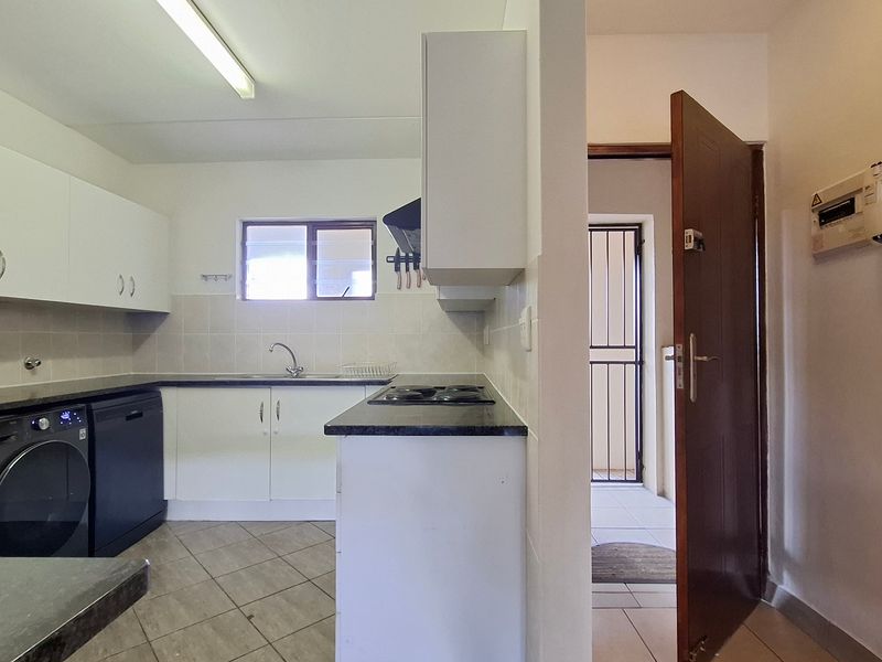 Apartment For Sale In Sandton - Photo 3