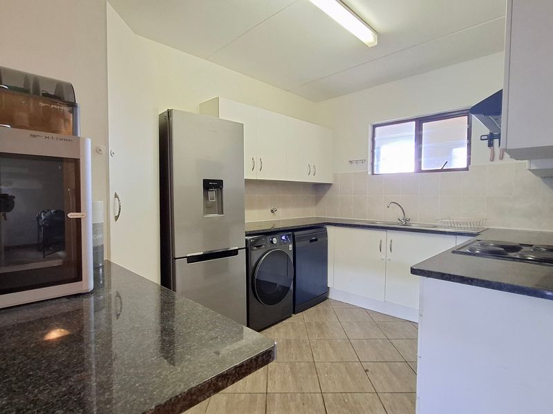 Apartment For Sale In Sandton - Photo 4