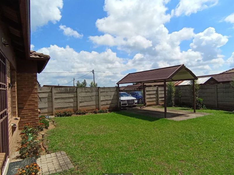 House For Sale In Midrand - Photo 2