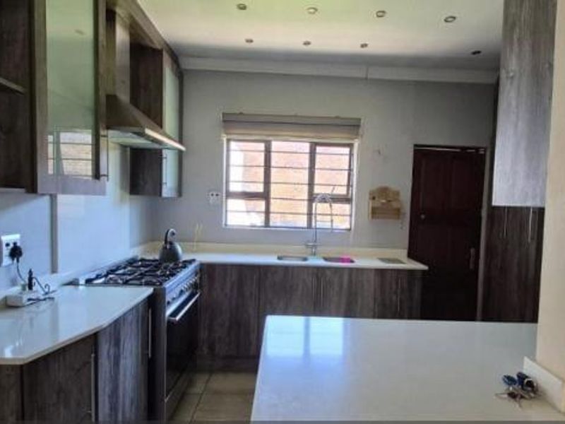House For Sale In Boksburg - Photo 2
