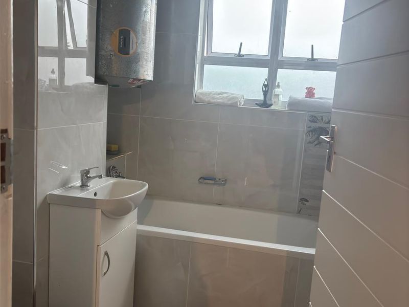 Apartment Rental Monthly In Amanzimtoti - Photo 6