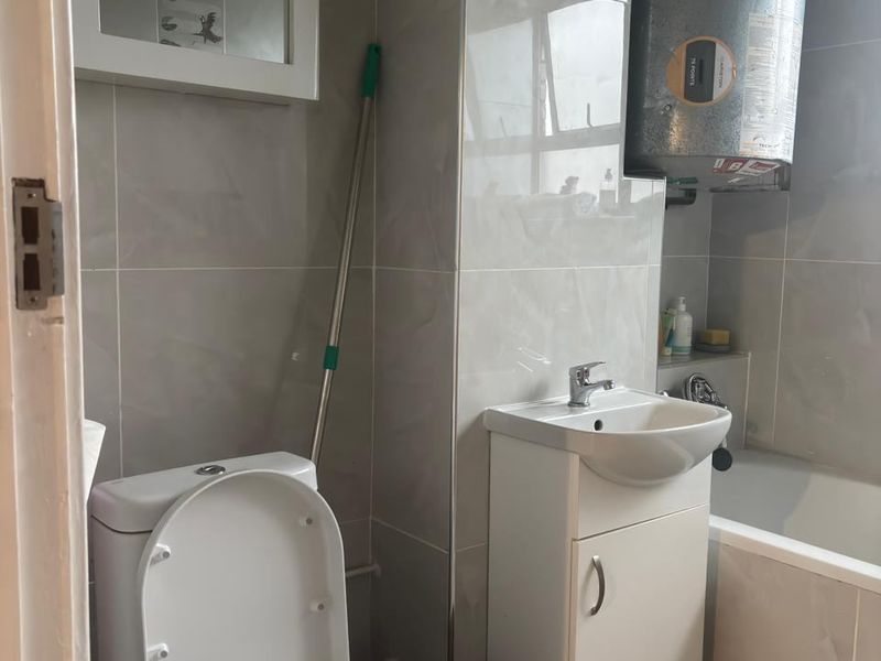 Apartment Rental Monthly In Amanzimtoti - Photo 2