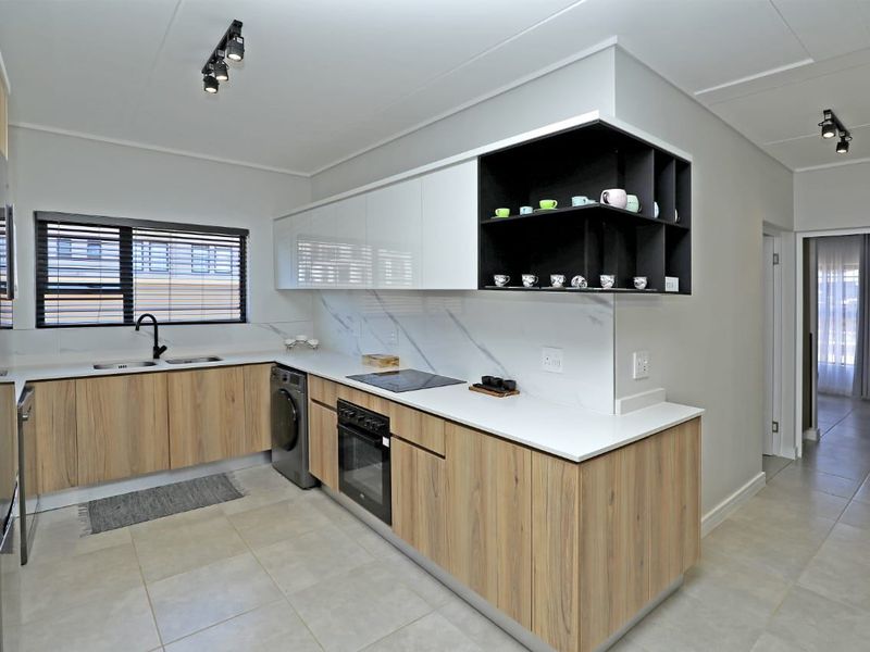Apartment For Sale In Midrand - Photo 4