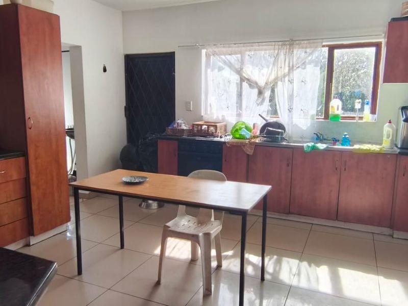 House For Sale In Trafalgar - Photo 6