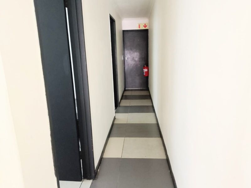 House Pending Sale In Cape Town - Photo 3